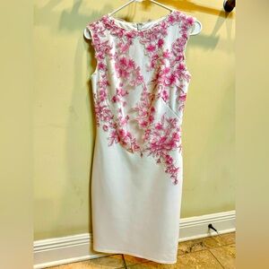 Worn twice. Tadashi shoji dress. Size 4. Hits at knees.